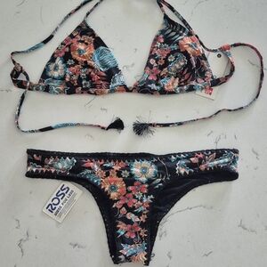 SOLD🚫Floral Bikini Set